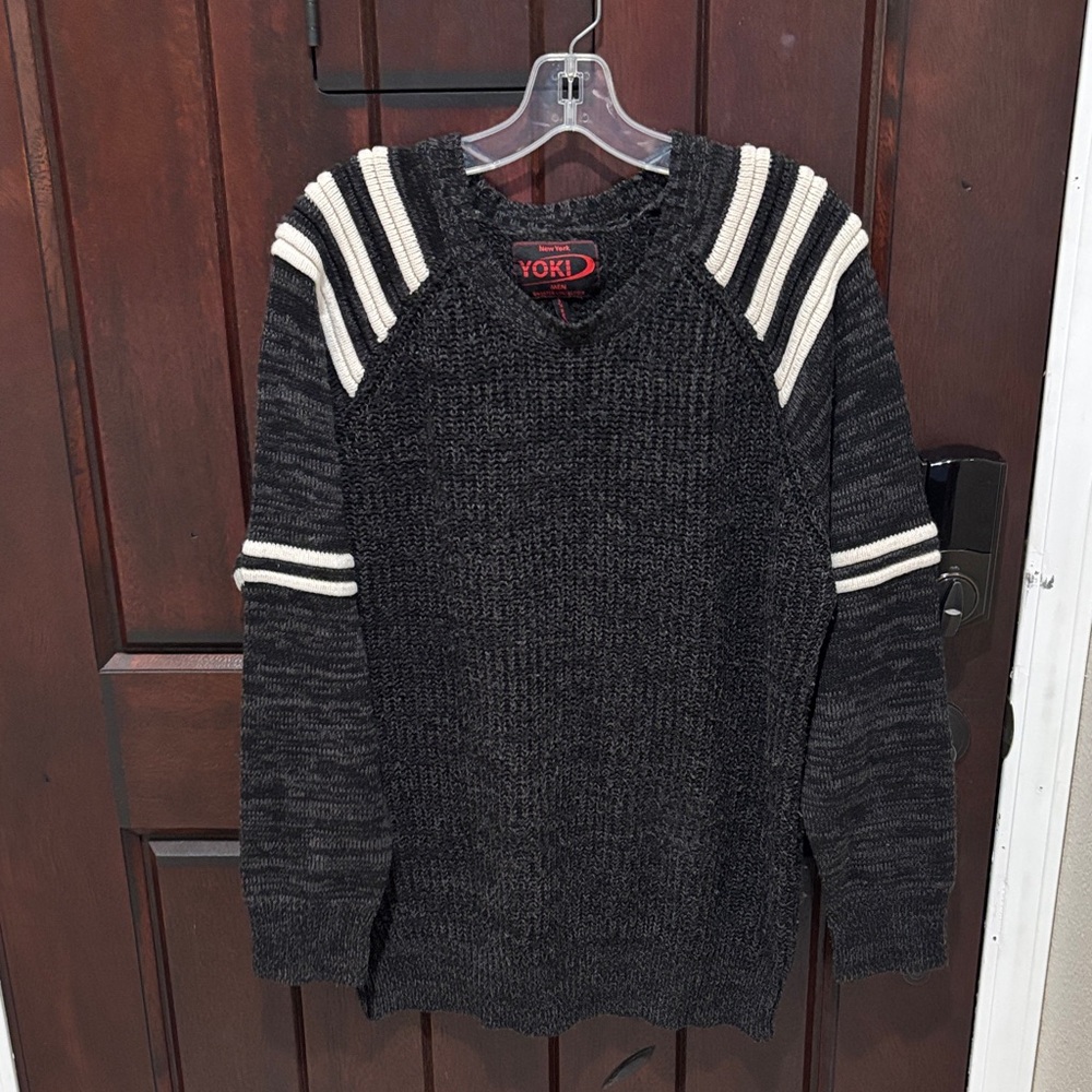 Yoki Men's Charcoal and Ivory Crewneck Sweater L